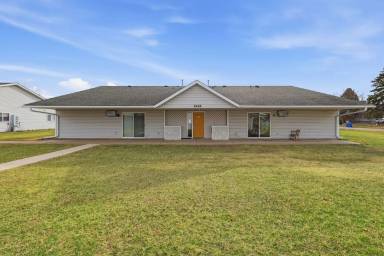 Main picture of 6382 Birch St