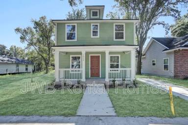 Main picture of 1372 Prince St