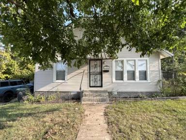 Main picture of 1300 Aggie Rd