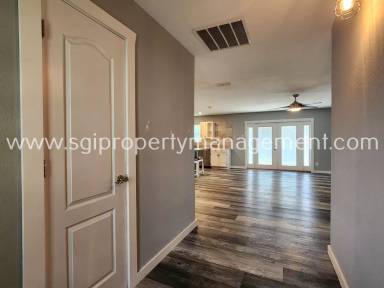 Main picture of 2033 Rose Hill Rd