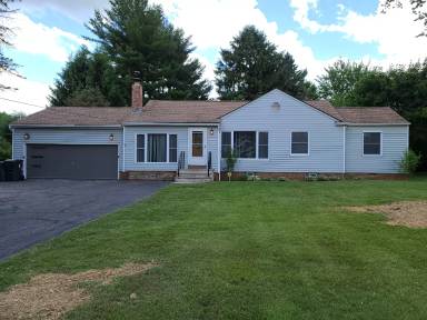 Main picture of 36600 Aurora Rd