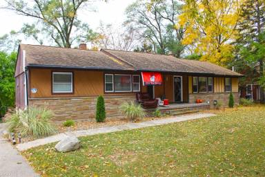 Main picture of 2134 Washtenaw Ave