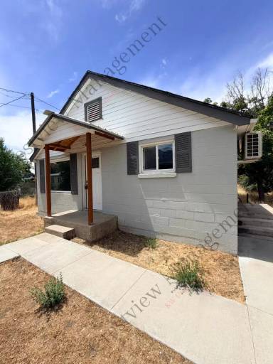 Main picture of 2029 Monroe Blvd