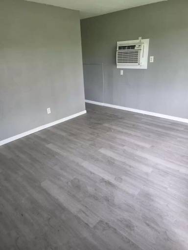 Main picture of 55 E Adams Dr
