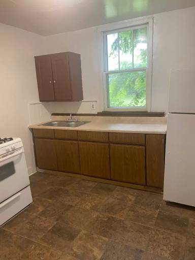 Main picture of 918 S Martin Luther King Jr Dr