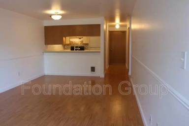 Main picture of 745 Summit Ave E