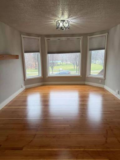 Main picture of 409 NW Despain Ave