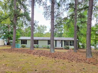Main picture of 239 Barber Loop
