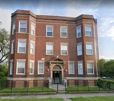 Main picture of 1409 E 66th Pl
