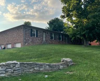 Main picture of 480 Schenkel Ln