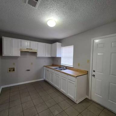 Main picture of 4816 Hodge Rd