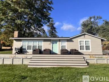 Main picture of 23114 E Clarke St