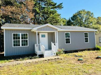 Main picture of 205 Stillwell St