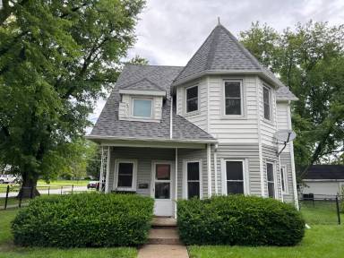 Main picture of 1134 Rapids St
