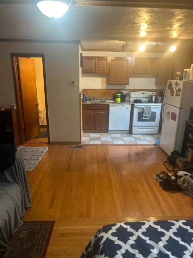 Main picture of 905 Brookline Blvd