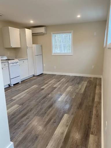 Main picture of 1111 Roosevelt Trl
