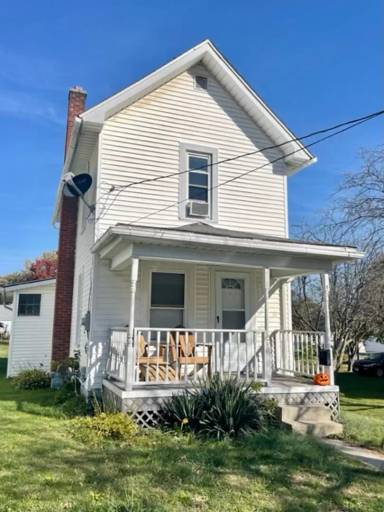 Main picture of 234 Pearl St