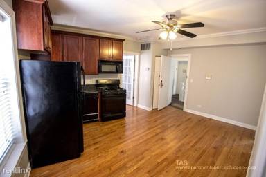 Main picture of 628-34 W Roscoe St