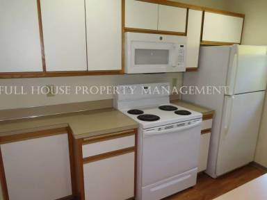 Main picture of 651 W 11th Aly