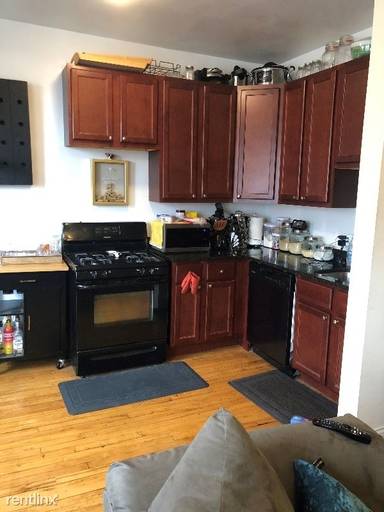 Main picture of 3222 N Karlov Ave