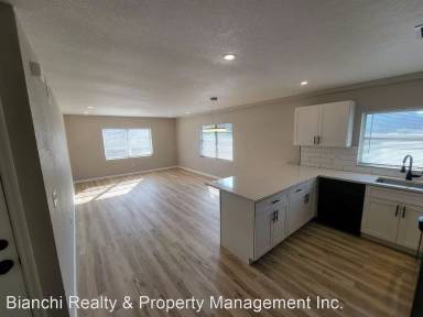 Main picture of 2643 Pinehurst Ave