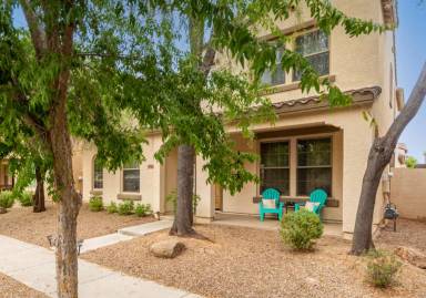 Main picture of 1825 S Rockwell St