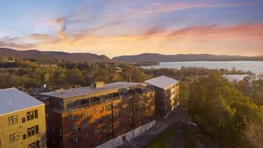 Main picture of 24 Edgewater Pl