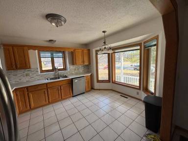 Main picture of 13064 Isanti St NE