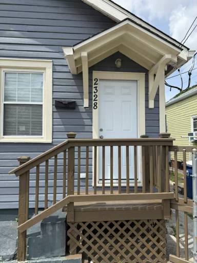 Main picture of 2328 Lapeyrouse St