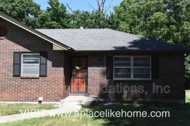Main picture of 1723 N 76th Ter