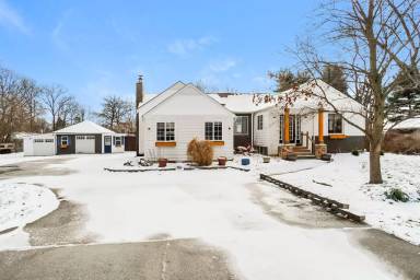 Main picture of 487 W Johnstown Rd