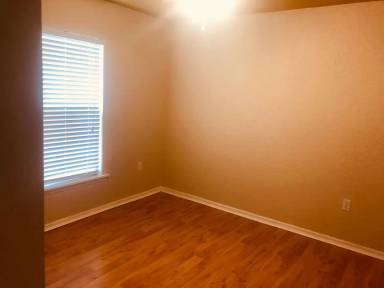 Main picture of 614 Camel Ln