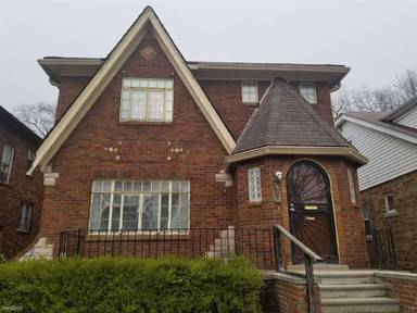 Main picture of 16636 Sorrento St