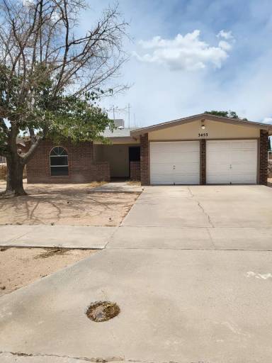 Main picture of 3453 Hollyglen St