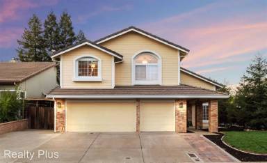Main picture of 2302 Heron Ct