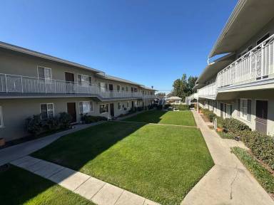Main picture of 7019 Pickering Ave