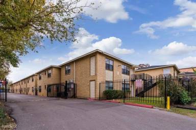 Main picture of 3620 Southmore Blvd