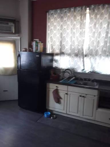 Main picture of 1627 Wolf St