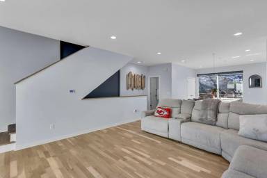 Main picture of 2712 McGee Trfy