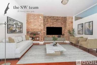 Main picture of 165 Avenue A