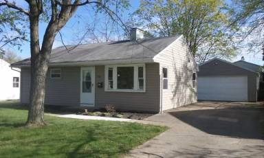 Main picture of 2324 Carew Ave