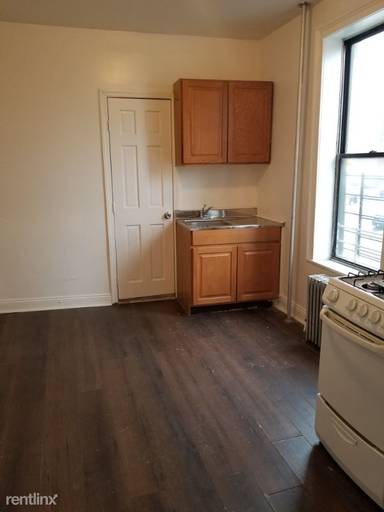 Main picture of 2904 Atlantic Ave
