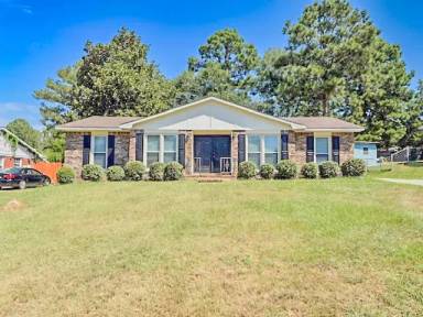 Main picture of 4925 Foxfire Dr