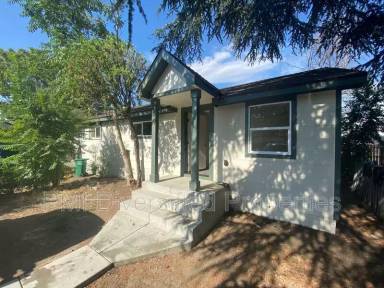 Main picture of 202 Gentry Way