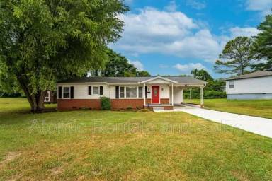 Main picture of 815 Julianne Dr