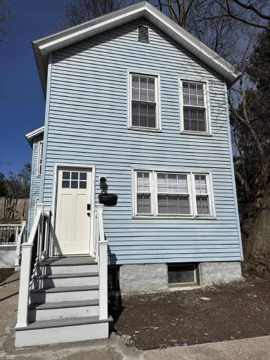 Main picture of 111 Henderson St