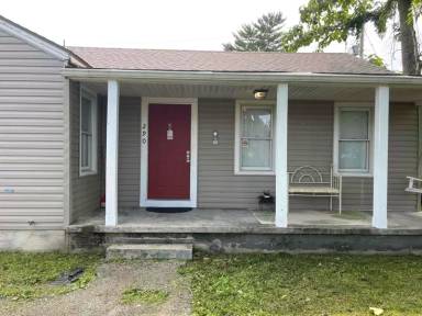 Main picture of 290 Sheryl St