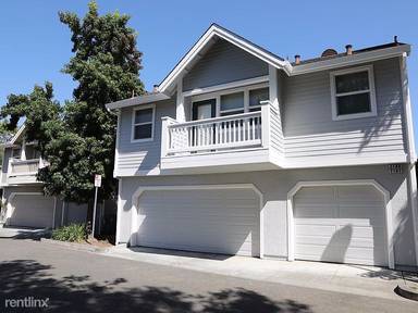 Main picture of 2176 Naomi Pl