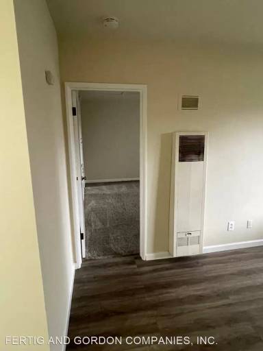 Main picture of 235 W Olive Ave