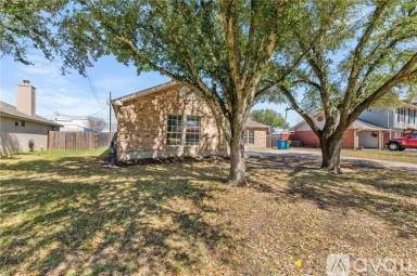 Main picture of 2906 Greenlawn St